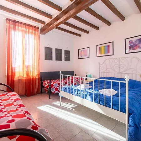 Guesthost - Cozy Near Lanfranchi Stadium パルマ